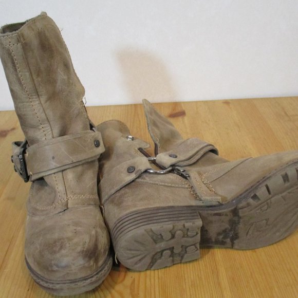 Rustic leather desert boots - Picture 2 of 3